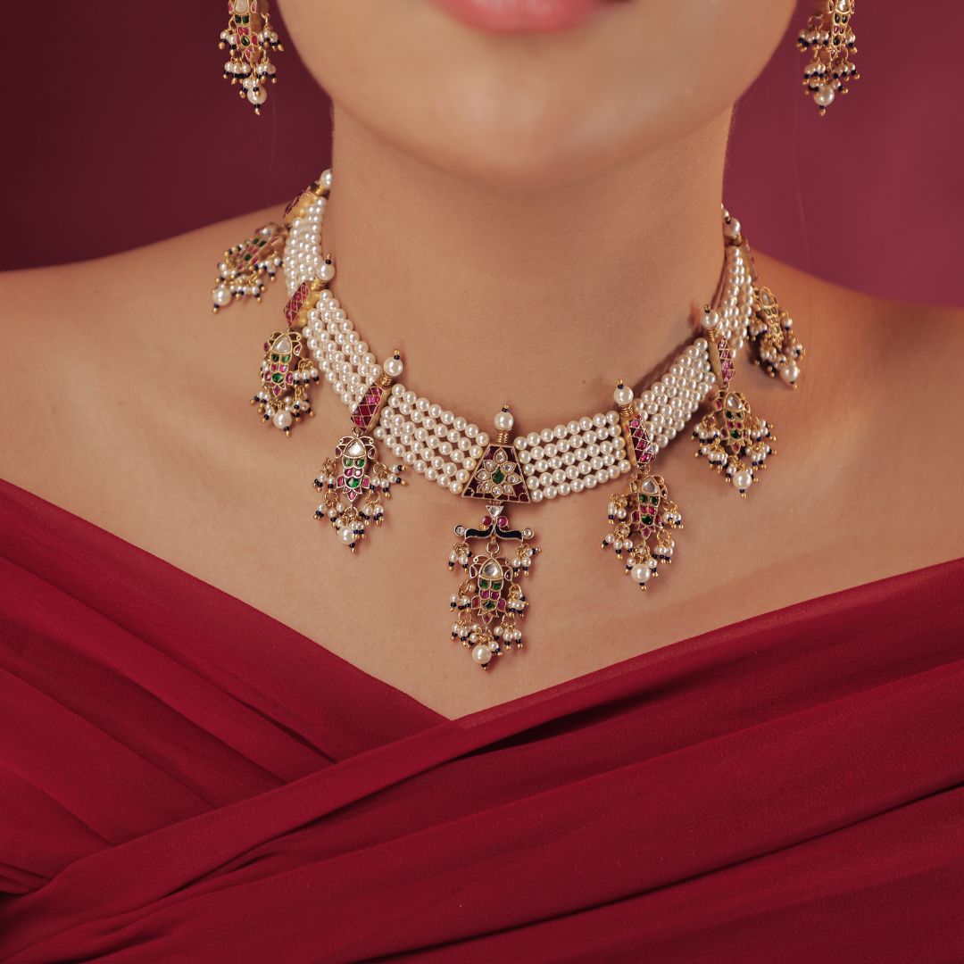 Short Necklaces Short Necklaces