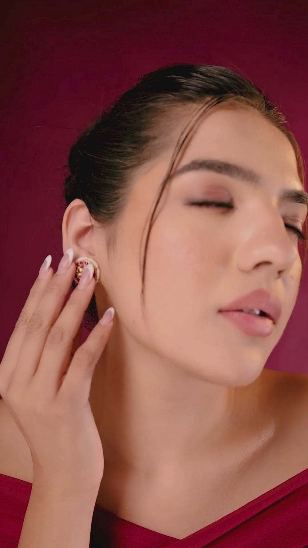 Stud earrings Stud earrings