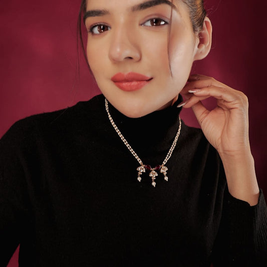 Minimal Kundan Neckpiece