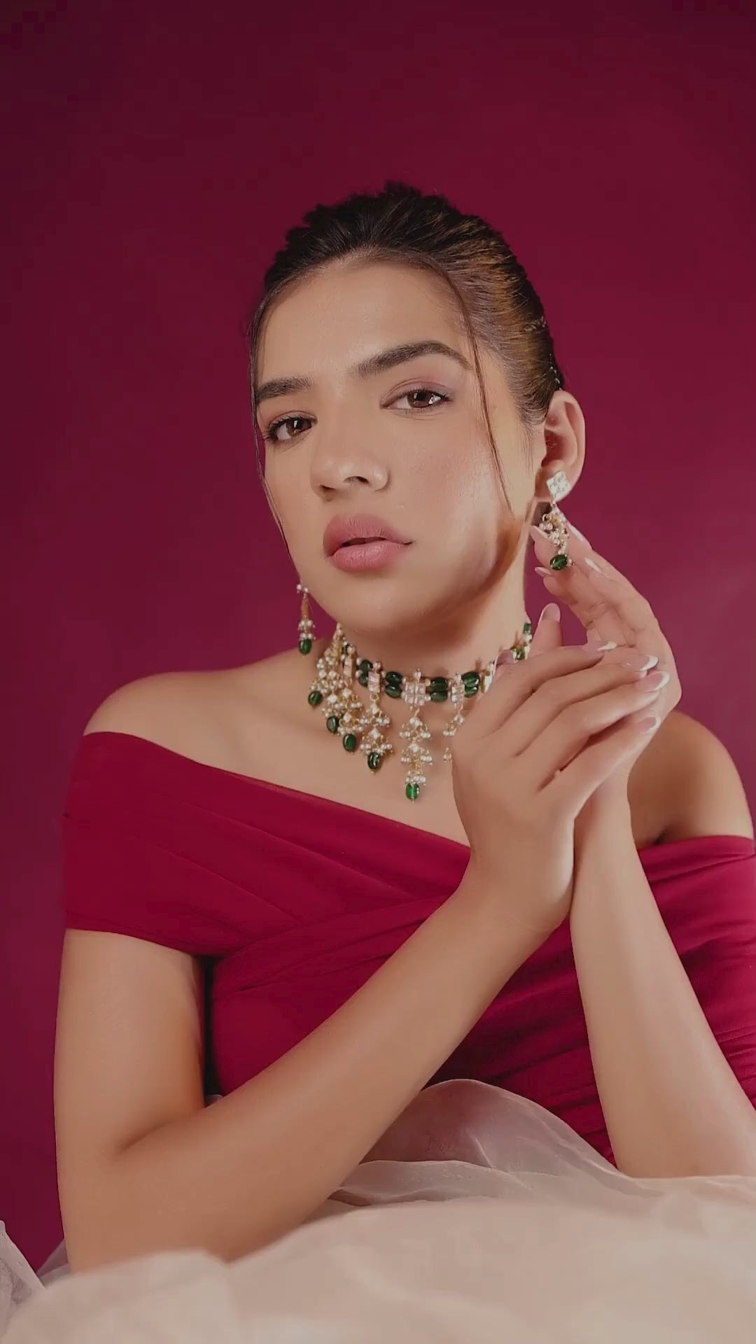 Green Choker And Necklace